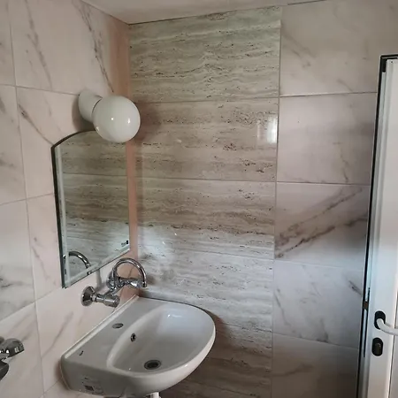 Eli Guest house 2*